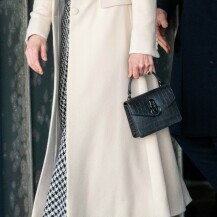 Catherine Middleton nosi čizme Gianvita Rossija i torbicu brenda Mulberry
