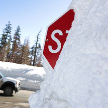Ljudi u Kaliforniji zbog snijega odsjećeni od ostatka svijeta - 1