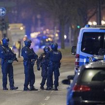 Policija na ulici u Hamburgu nakon pucnjave u centru Jehovinih svjedoka - 4