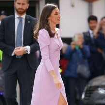 Kraljica Letizia u prekrasnoj pastelno ljubičastoj haljini - 1
