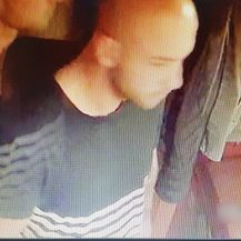 Policija traži muškarca s fotografija - 4