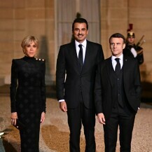 Brigitte Macron, Tamim bin Hamad Al Thani i Emmanuel Macron