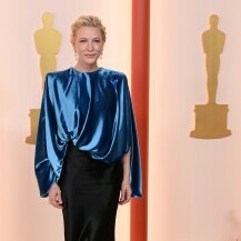 Cate Blanchett na Oscarima 2023. godine u kombinaciji s potpisom Louisa Vuittona