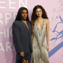 Zendaya i stilist Law Roach na modnom događanju The Green Carpet Fashion Awards