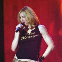 Madonna 2000. godine - 2