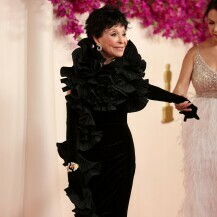 Rita Moreno u haljini brenda Badgley Mischka