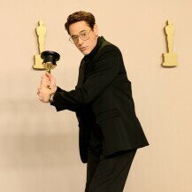 Robert Downey Jr. na Oscarima u gležnjačama s visokom potpeticom