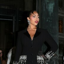 Istu haljinu nosila je američka manekenka Jordyn Woods na Muradovoj reviji visoke mode u Parizu
