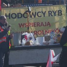 Traktori blokirali autocestu - 1
