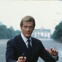 Roger Moore kao James Bond