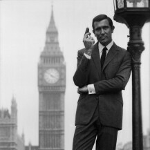 George Lazenby kao James Bond