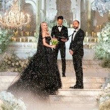 Vjenčanje Christine Quinn u crnoj haljini