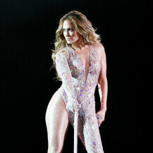 Jennifer Lopez u uskom kombinezonu