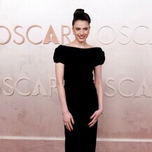 Margaret Qualley u Chanelu na Oscarima 2025.