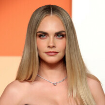 Cara Delevingne u haljini od trapera na oskarovskom partyju Vanity Fair - 5