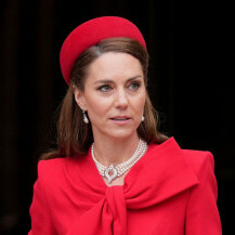 Catherine Middleton u crvenoj kombinaciji na proslavi Dana Commonwealtha - 7