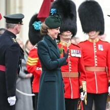 Catherine Middleton u zelenom kaputu i crnim čizmama