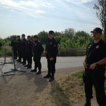 Policijska blokada Hrtkovaca (Foto: A. Martinović)