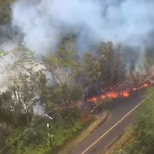 Otvorile se nove pukotine u blizini vulkana (Screenshot: Reuters)