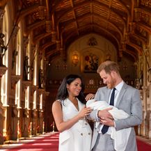 Princ Harry i vojvotkinja od Sussexa pokazali sina (Foto: AFP) - 4