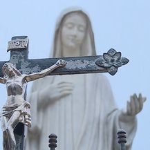 Okruženje crkve (Foto: Dnevnik.hr) - 2
