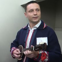 Predsjednica pjeva 'Suzu za zagorske brege' (Foto: Dnevnik.hr)