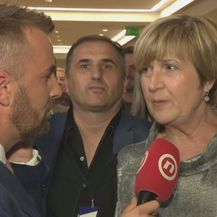 Vjekoslav Đaić razgovara s Ružom Tomašić (Foto: Dnevnik.hr)