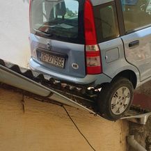 S automobilom završio na krovu kuće u Zagrebu - 1