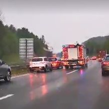 Gužva i vatrogasci na autocesti A1 - 2