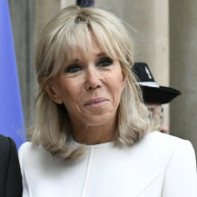 Brigitte Macron u trik haljini i štiklama bez konkurencije - 3