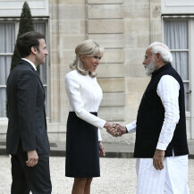 Brigitte Macron u 'trik' haljini i salonkama Louis Vuitton