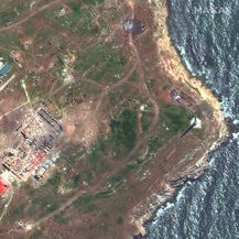 Satelitske snimke Zmijskog otoka, 12. svibnja - 1