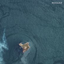 Satelitske snimke Zmijskog otoka, 12. svibnja - 4