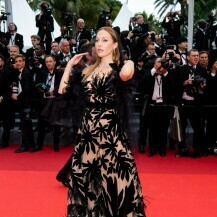 Meryem Uzerli na crvenom tepihu u Cannesu