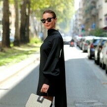 Mala crna haljina u street style izdanju