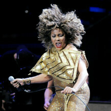 I kada je nosila svjetlucave tajice do ispod koljena Tina Turner izgledala je fenomenalno