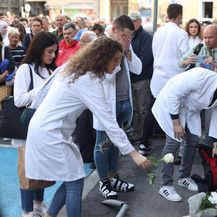 Tisuće ljudi na ulicama Sarajeva - 4