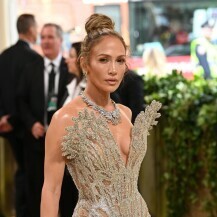 Jennifer Lopez u Schiaparelli krecaciji