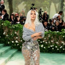 Kim Kardashian u haljini Johna Galliana na Met Gali 2024. - 5