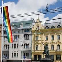 Zagreb pride zastave po zagrebačkim trgovima