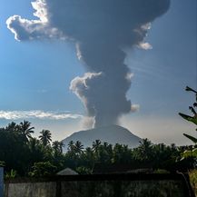 Erupcija vulkana Ibu - 2