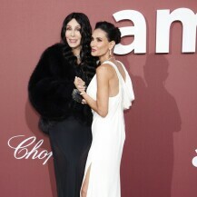 Demi Moore i Cher na amfAR gala svečanosti