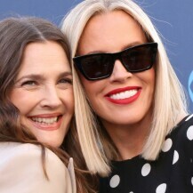 Drew Barrymore i Jenny McCarthy na crvenom tepihu