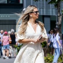 Zagrebačka ulična moda u kratkoj haljini i gležnjačama od brušene kože - 1