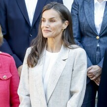 Kraljica Letizia u bež odijelu