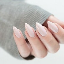 Nude manikura omiljeni je izbor mnogima