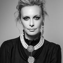 Glumica Nina Violić u kampanji kojom Grubić design obilježava 30 godina u dizajnu nakita