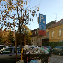 Zagreb zatrpan smećem (Foto: čitateljica Dnevnika.hr)