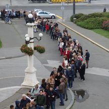 Ljudi su u kolonama čekali karte za Orašara (Foto: zadovoljna.hr) - 6