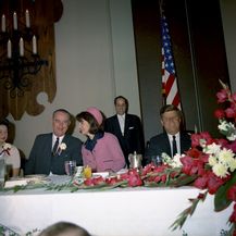 Lyndon B. Johnson, Jacqueline Kennedy i John F. Kennedy